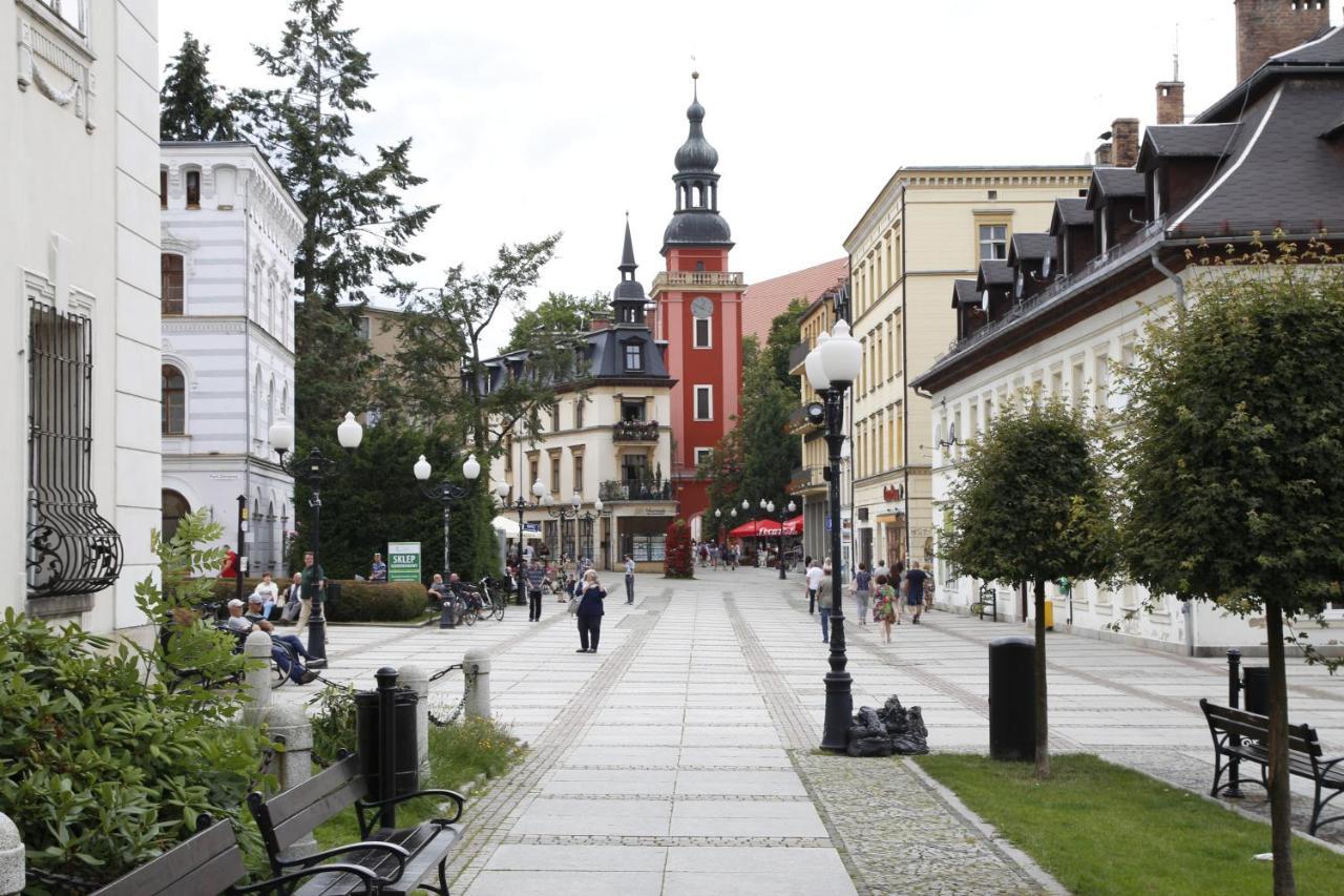 Jodla I Modrzew Apartment Jelenia Góra Екстериор снимка